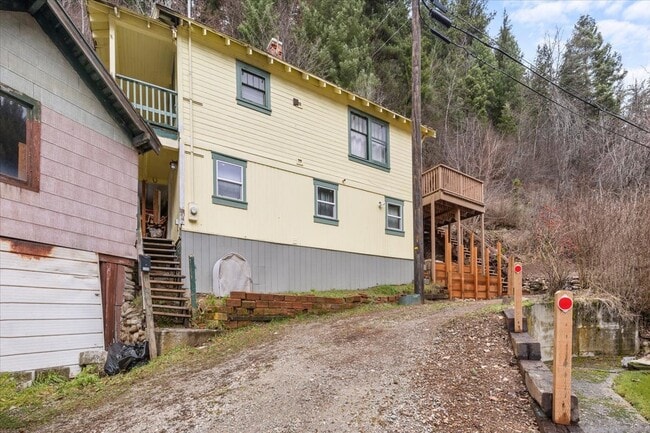 Building Photo - 1144 Canyon Ave