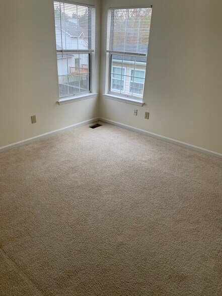 2nd bedroom - 2306 Surrey Ln