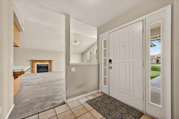 Building Photo - 2375 Fallbrook Ave