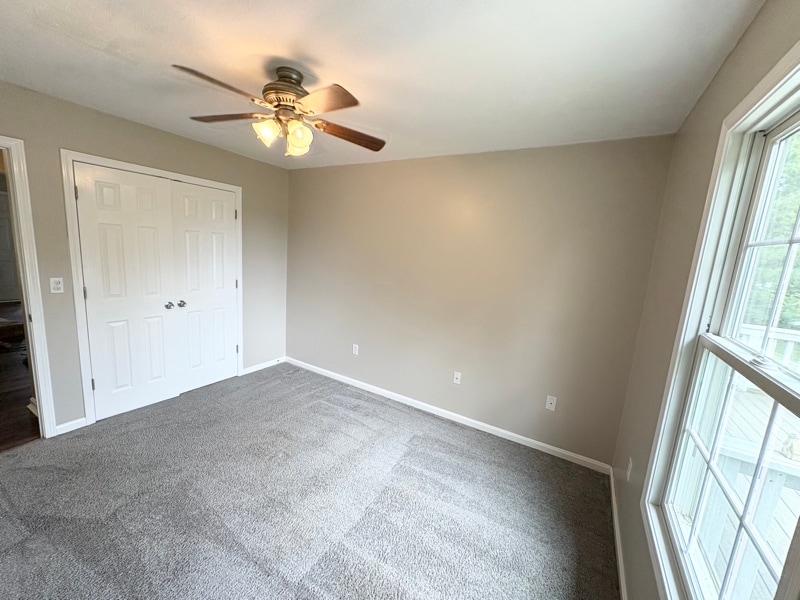 Building Photo - 10264 Knob Hill Dr