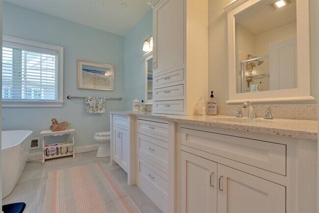 Building Photo - 100 Shepard's Cove Rd