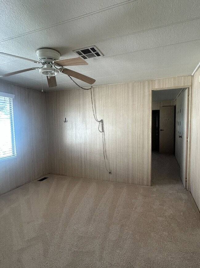 Building Photo - 3601 E Wyoming Ave