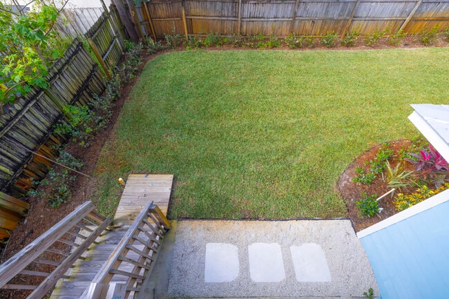 Building Photo - 1036 NE Wright Ave