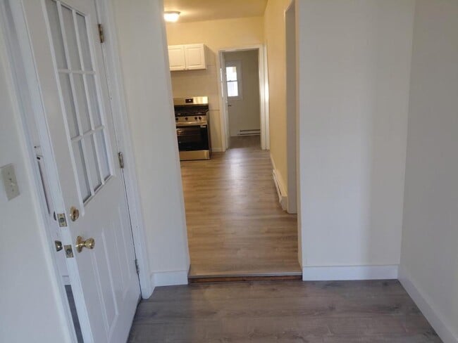 Building Photo - 24 Franklindale Ave