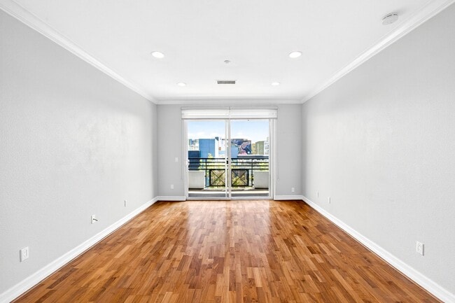 Building Photo - Luxury Downtown San Diego Condo | 2BR/2BA at Park Blvd West – $3,300/mo