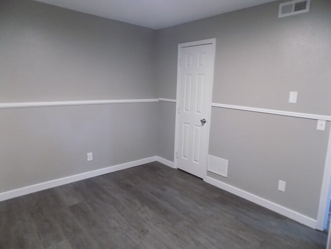 Building Photo - 115 Belmont Dr