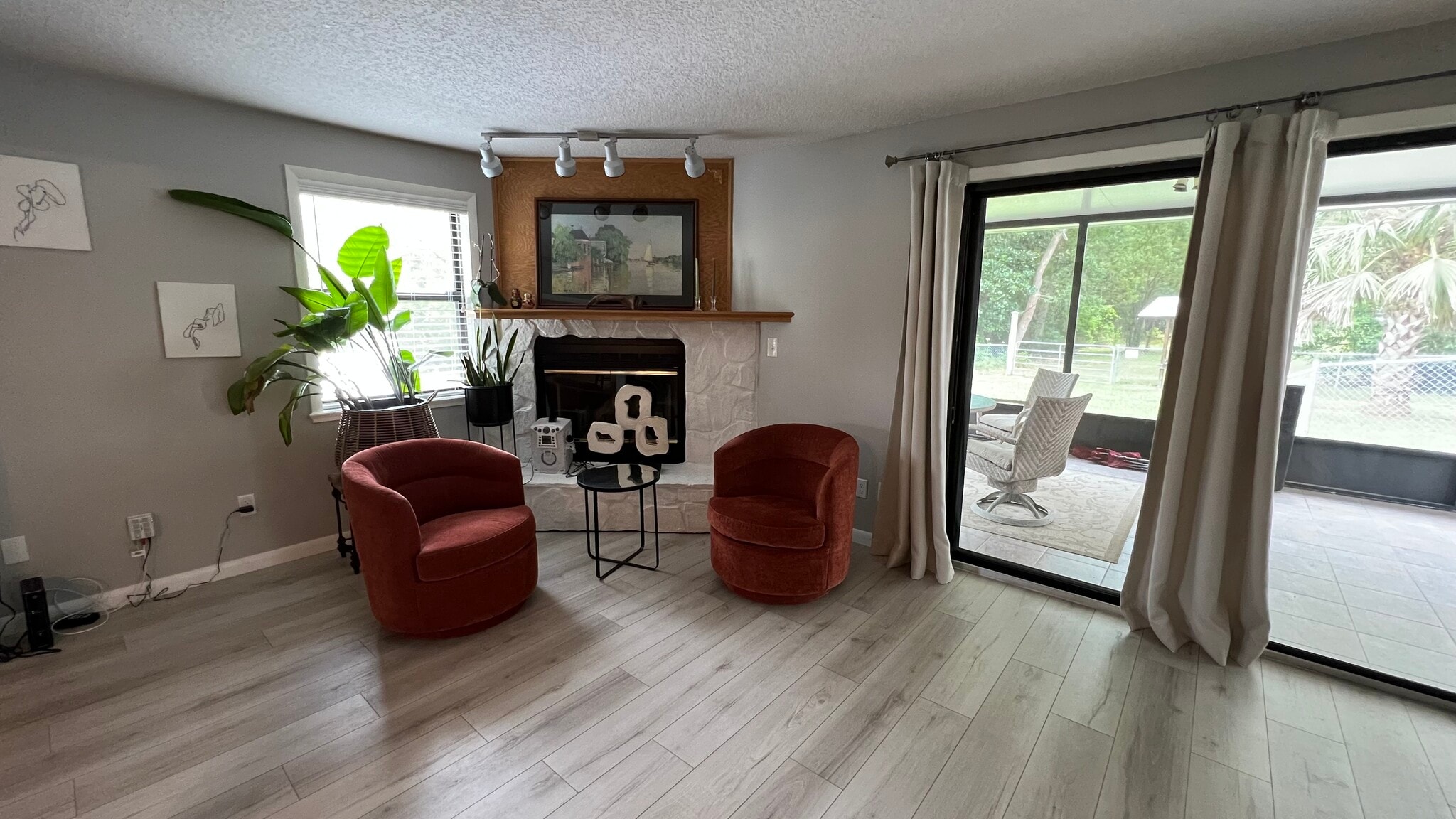 Building Photo - 5702 Cedar Forest Dr S