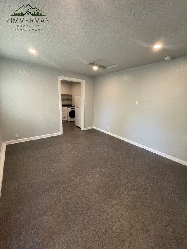 Building Photo - 611 Centennial Blvd