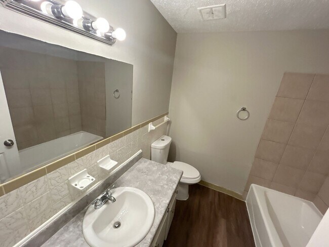 Building Photo - 3064 Greenbranch Dr