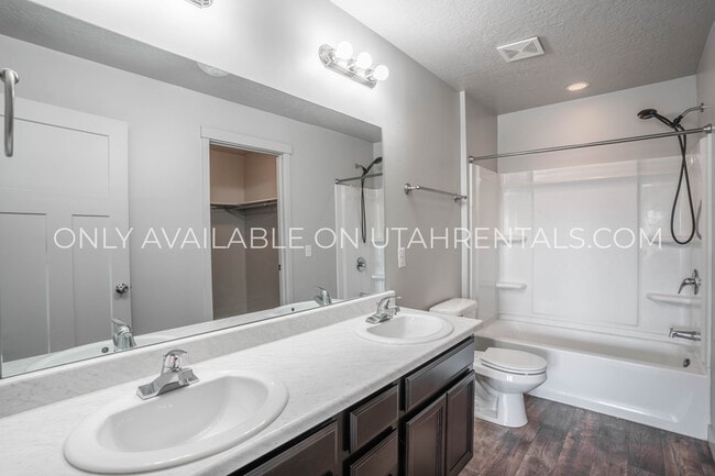 Building Photo - 662 E 355 N