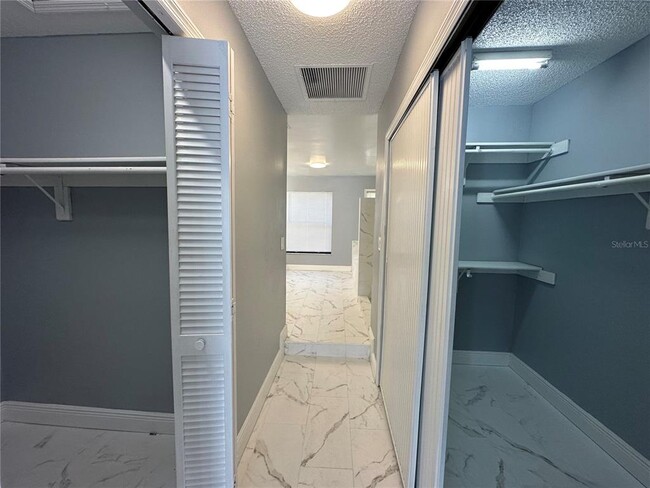 Building Photo - 7846 Snowberry Cir