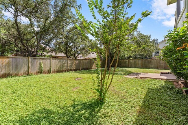 Building Photo - 2104 Lobelia Dr