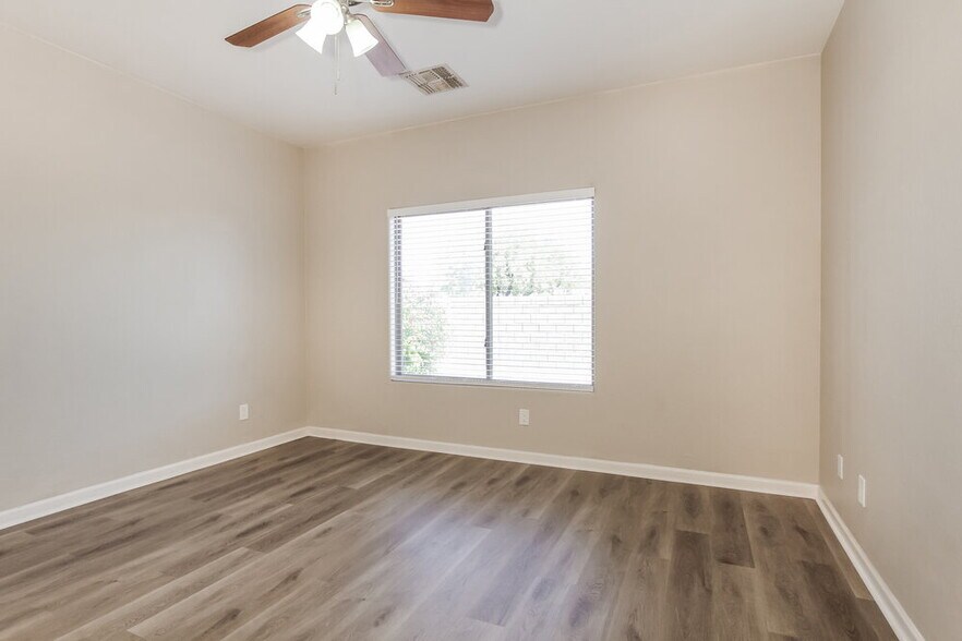 Building Photo - 1607 S 79th Ln