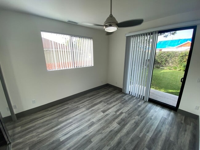 Building Photo - NEWER  SMART HOUSE 4BD*4BA*TOWNHOME*HWFLS*...