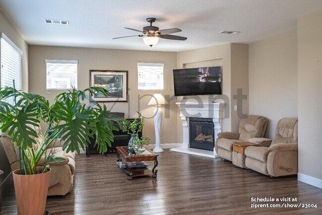Building Photo - 707 Razorbill St