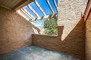 Building Photo - 5550 Spring Valley Rd