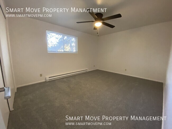 Building Photo - 2557 W Targee St