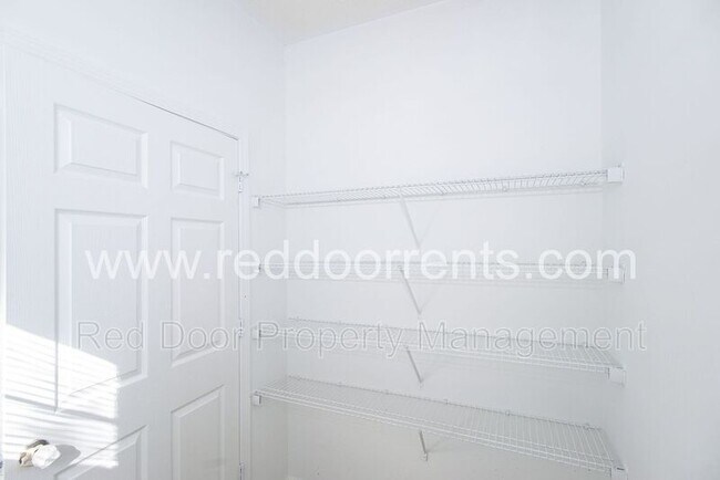 Building Photo - 907 Curlew Ln