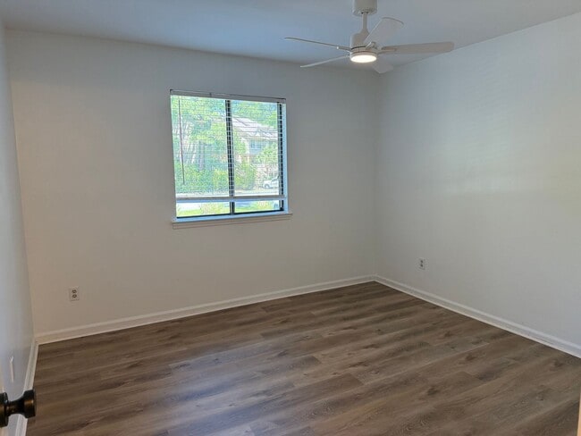 Building Photo - Updated First Floor Forest Cove Condo- Bike to the Beach!