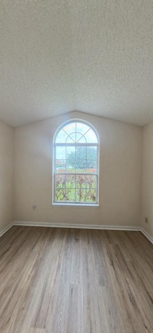 Building Photo - "Charming 3-Bedroom Retreat with 2 Full Baths on Hannah Stables Drive!"