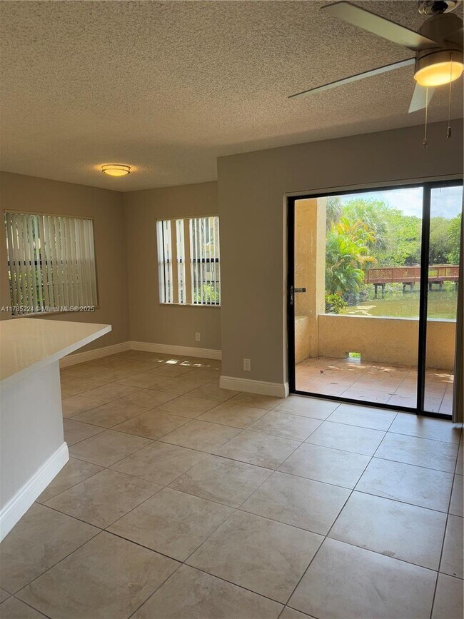 Building Photo - 9999 Summerbreeze Dr