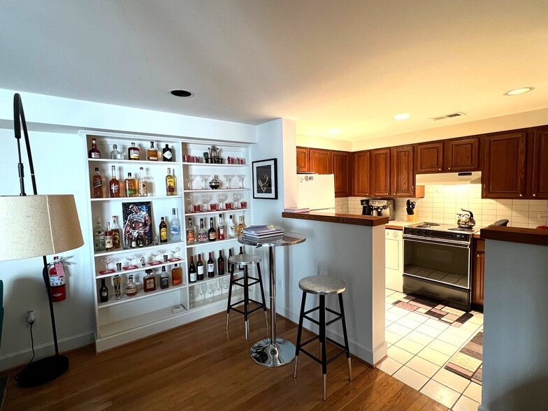 Dining - 1724 Willard St NW