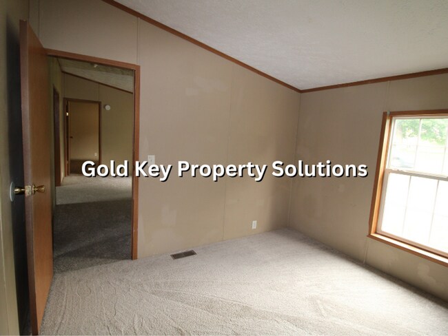 Building Photo - 3 BR 2 FULL BA House with Central Air (SECTION 8 APPROVED)