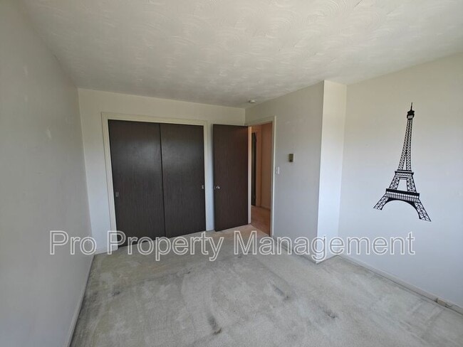 Building Photo - 18 Broadview Terrace