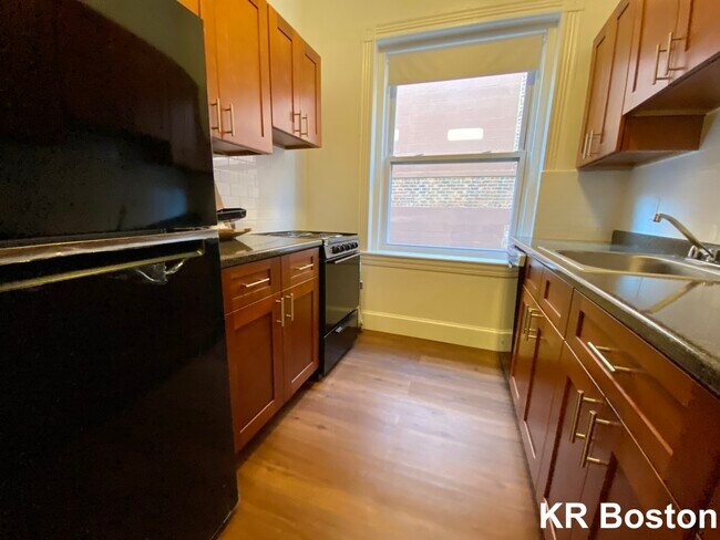 Building Photo - 5 Walbridge St