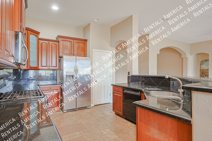 Building Photo - 14712 W Edgemont Ave
