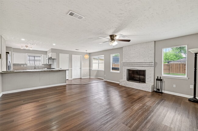 Building Photo - 519 Asheboro Dr