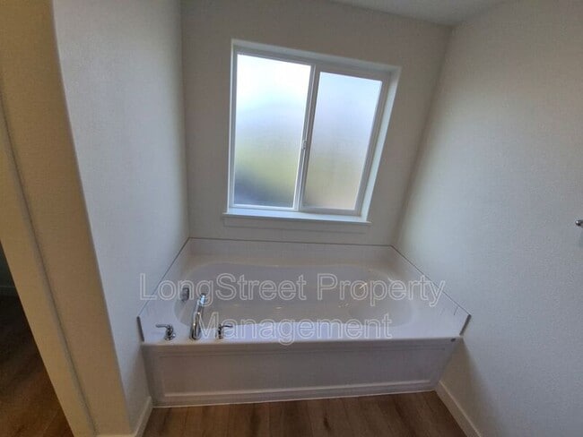 Building Photo - 4694 Finch St