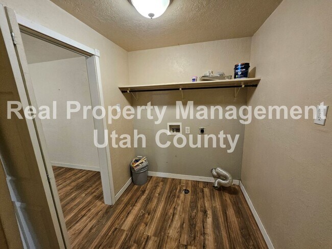 Building Photo - Spanish Fork House