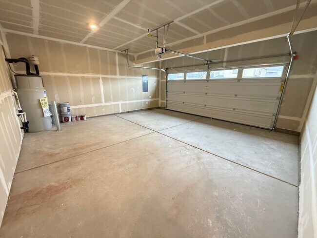 Building Photo - Brand New Stunning 5 Bed/3 Bath Home - Steven's Ranch