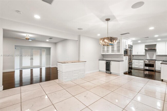 Building Photo - 3505 Crystal View Ct