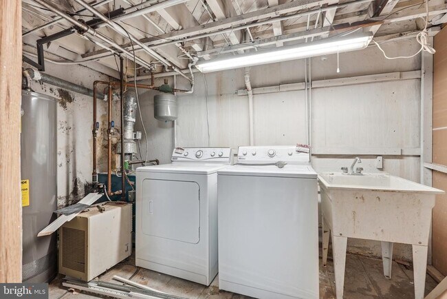 Building Photo - 934 Argonne Dr