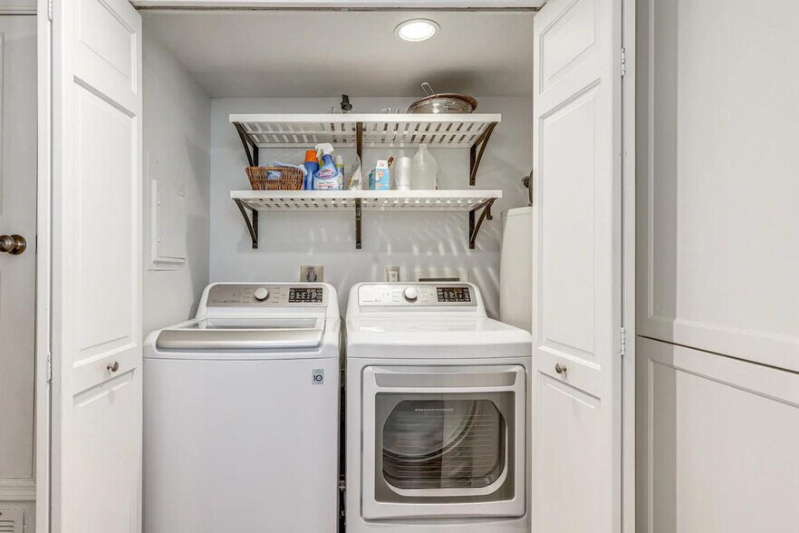 Building Photo - 11011 N 92nd St