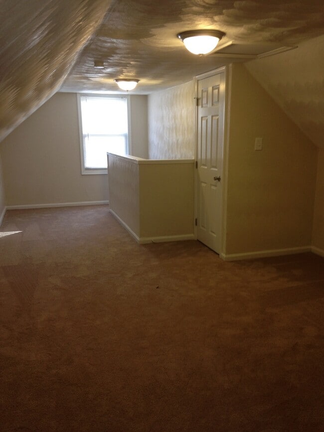 Building Photo - Single Family Home in Portsmouth