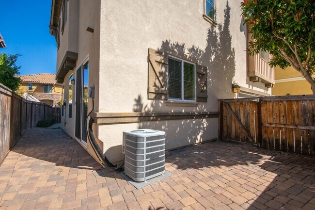 Building Photo - 3BD Home in the Belmount Community of San ...