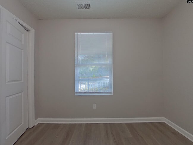 Building Photo - 124 Devonport Dr