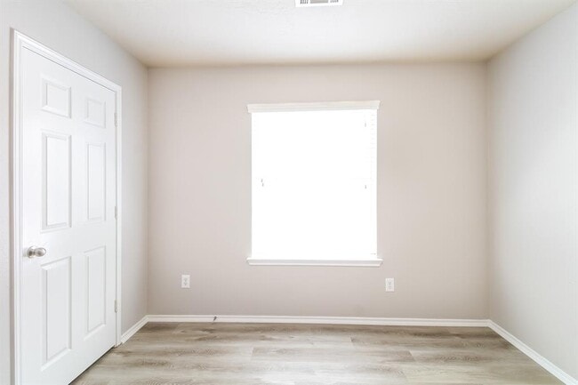 Building Photo - 9422 Camelia Crest Ln