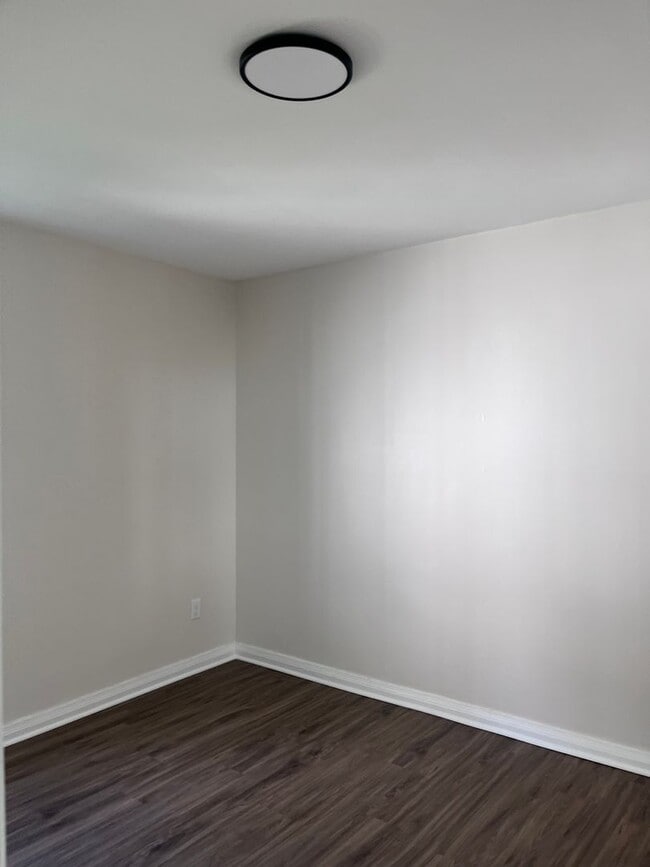 Building Photo - 1615 CANADIAN AVE