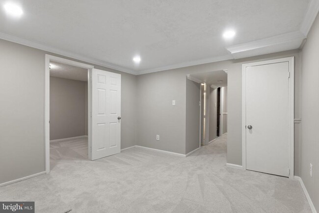 Building Photo - 941 Sherwood Ct