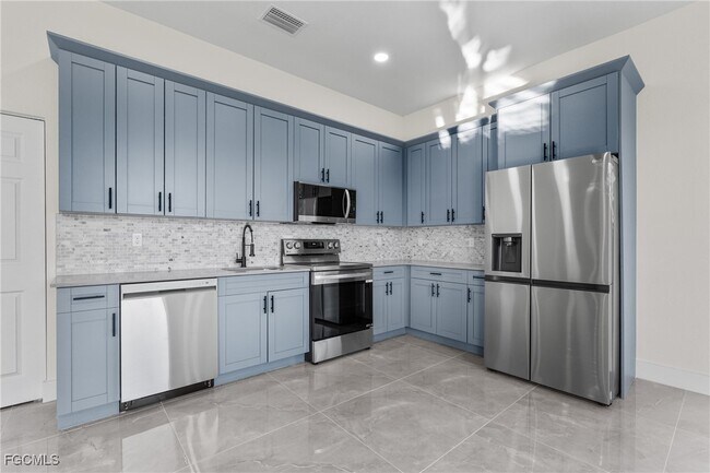 Building Photo - 1134 Cummings St E