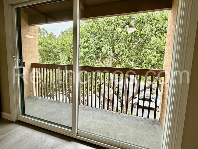 Building Photo - 9405 Gold Coast Dr