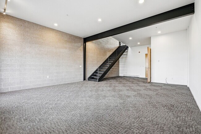 Building Photo - 11582 Colony Row