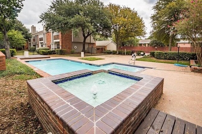 Building Photo - 7825 McCallum Blvd