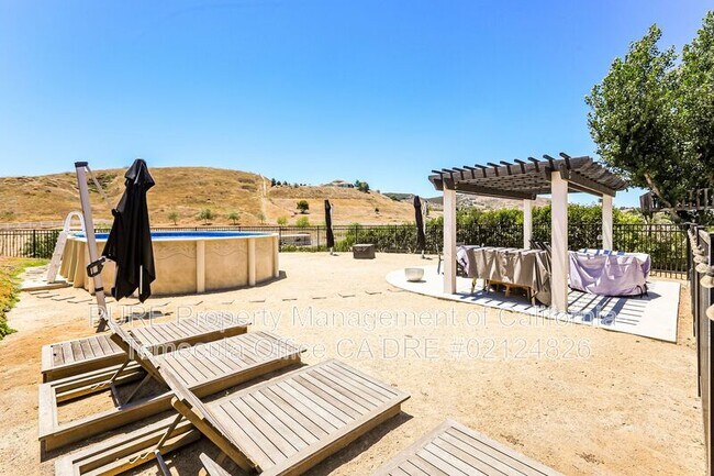 Building Photo - 36475 Avenida La Cresta