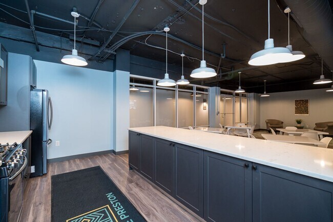 Building Photo - Loft Style 2 bedroom in East Falls