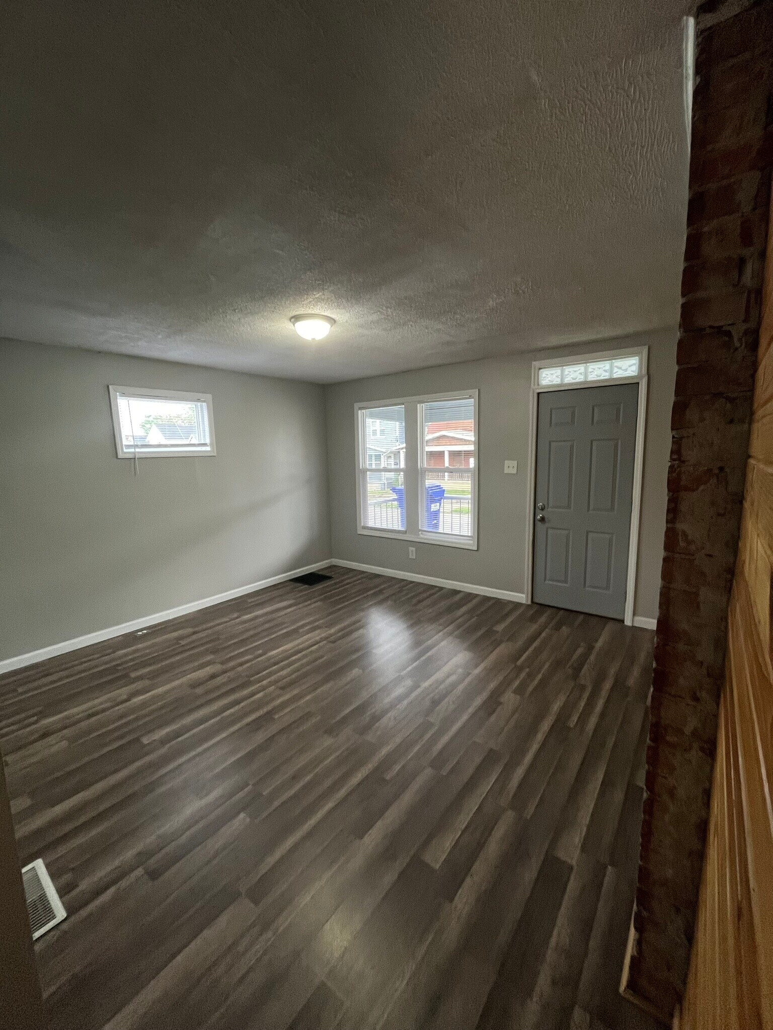 Building Photo - 149 E Woodrow Ave